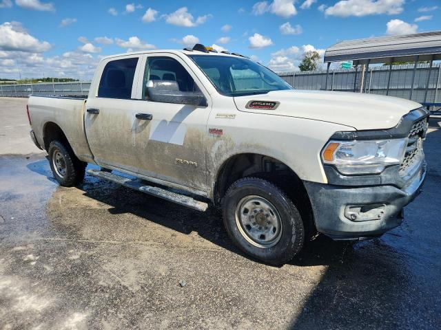 3C6UR5CJ5LG236742 - 2020 RAM 2500 TRADESMAN WHITE photo 4