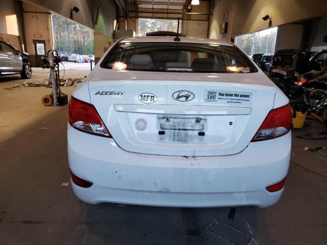 KMHCT4AE7GU979181 - 2016 HYUNDAI ACCENT SE WHITE photo 6