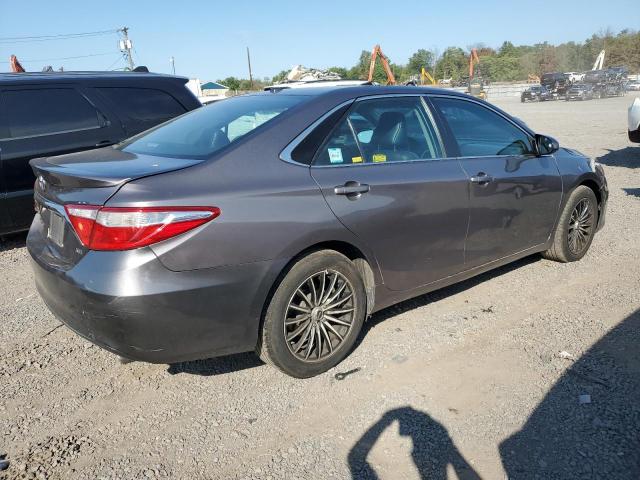 4T1BF1FK9FU958623 - 2015 TOYOTA CAMRY LE 灰色 照片 3