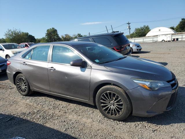4T1BF1FK9FU958623 - 2015 TOYOTA CAMRY LE 灰色 照片 4
