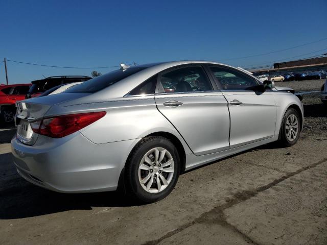 5NPEB4AC4DH520162 - 2013 HYUNDAI SONATA GLS SILVER photo 3