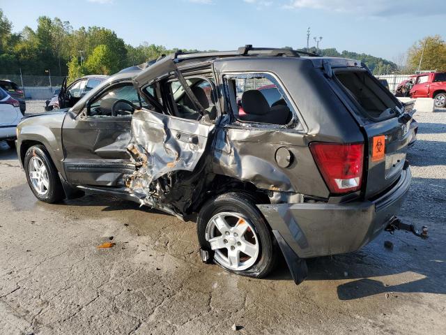 1J4GS48K25C526524 - 2005 JEEP GRAND CHER LAREDO GRAY photo 2
