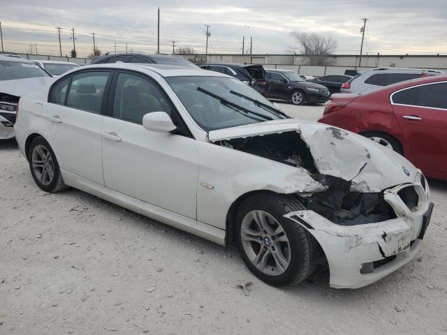 WBAPH77579NM27111 - 2009 BMW 328 I WHITE photo 4