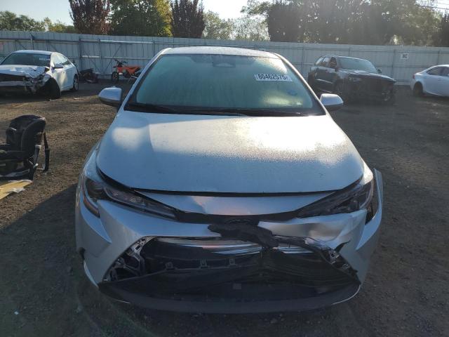 5YFB4MDE8SP287462 - 2025 TOYOTA COROLLA LE ვერცხლისფერი ფოტო 5