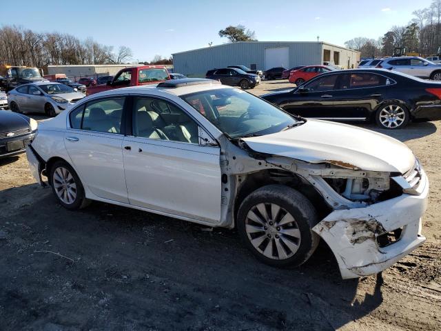 1HGCR3F84FA024663 - 2015 HONDA ACCORD EXL WHITE photo 4