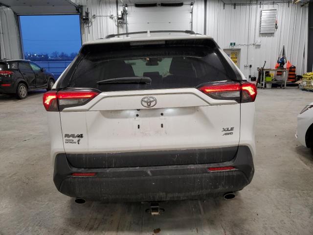 2T3R1RFVXMC223967 - 2021 TOYOTA RAV4 XLE WHITE photo 6