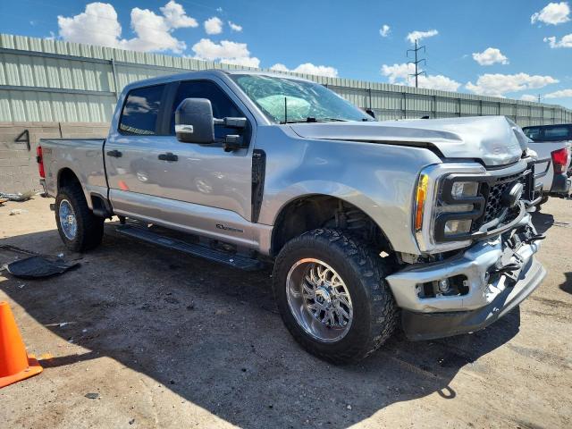1FT8W2BT5PED09514 - 2023 FORD F250 SUPER DUTY SILVER photo 4