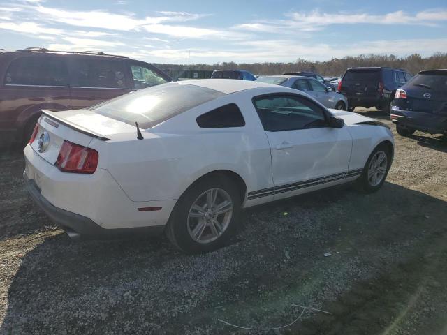 1ZVBP8AM8C5244598 - 2012 FORD MUSTANG WHITE photo 3