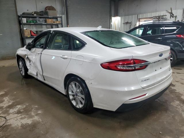 3FA6P0HD2LR230811 - 2020 FORD FUSION SE WHITE photo 2