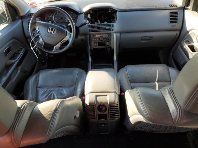 2HKYF18574H598300 - 2004 HONDA PILOT EXL SILVER photo 8