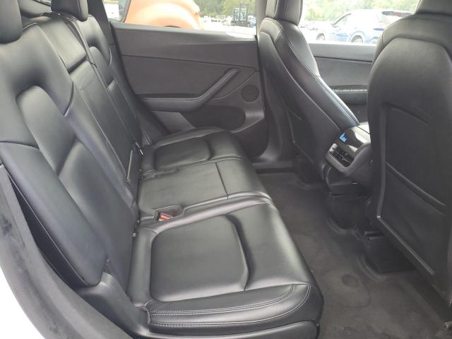 7SAYGAEE8NF359052 - 2022 TESLA MODEL Y WHITE photo 11