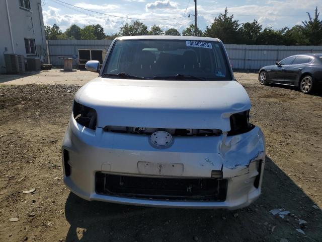 JTLZE4FE0FJ080863 - 2015 TOYOTA SCION XB SILVER photo 5