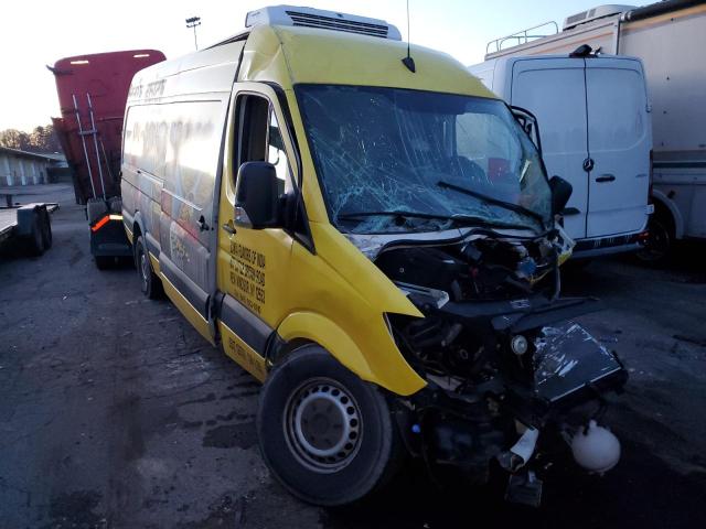 WD3PE8DC1FP146775 - 2015 MERCEDES-BENZ SPRINTER 2500 YELLOW photo 9