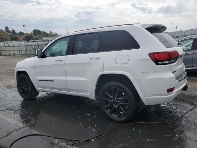 1C4RJFAG5JC104230 - 2018 JEEP GRAND CHEROKEE LAREDO أبيض صورة 2