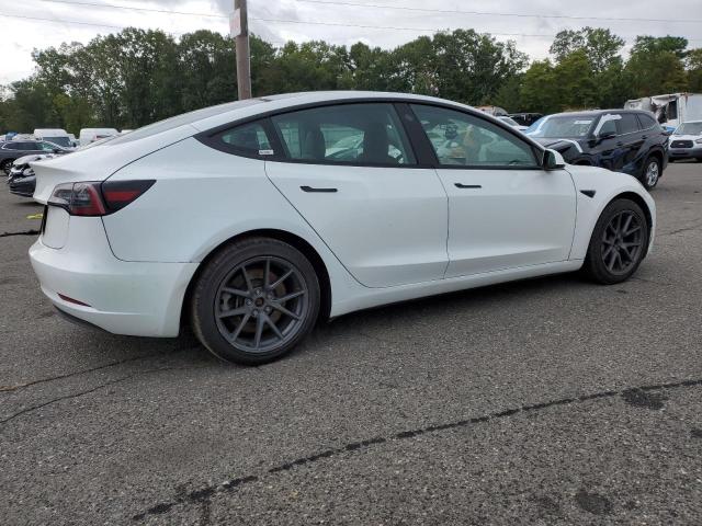 5YJ3E1EA9PF429784 - 2023 TESLA MODEL 3 WHITE photo 3