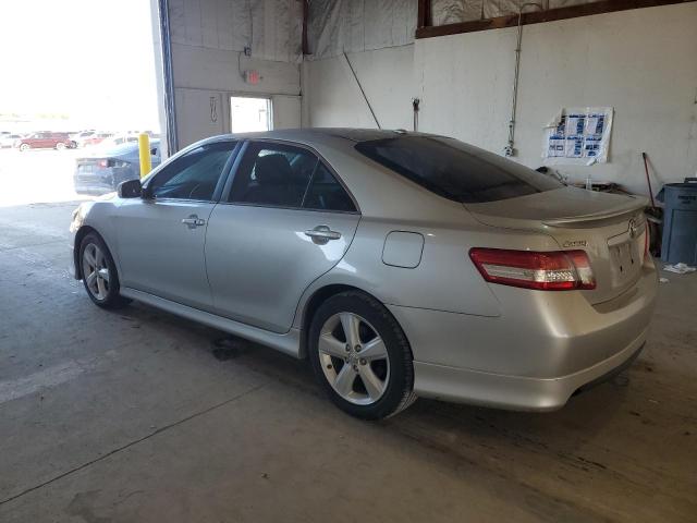 4T1BF3EK4BU160831 - 2011 TOYOTA CAMRY BASE SILVER photo 2