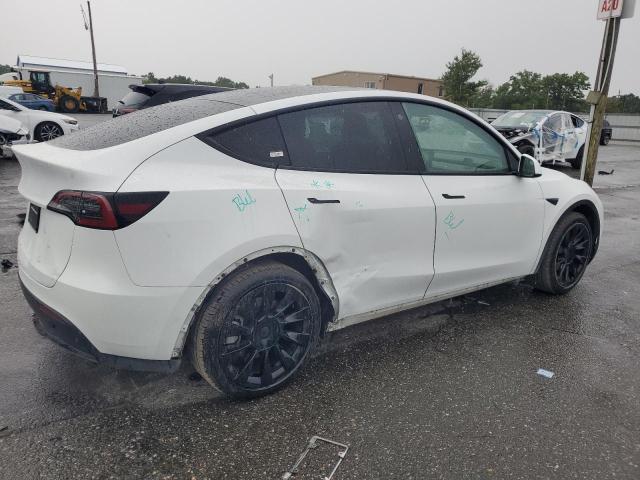 7SAYGAEE9NF389659 - 2022 TESLA MODEL Y WHITE photo 3