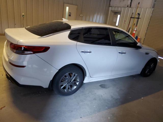 5XXGT4L3XKG307681 - 2019 KIA OPTIMA LX WHITE photo 3