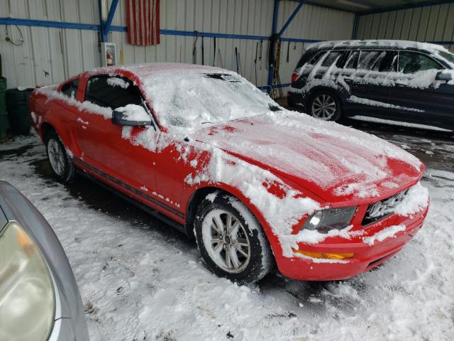 1ZVFT80N475321710 - 2007 FORD MUSTANG RED photo 4