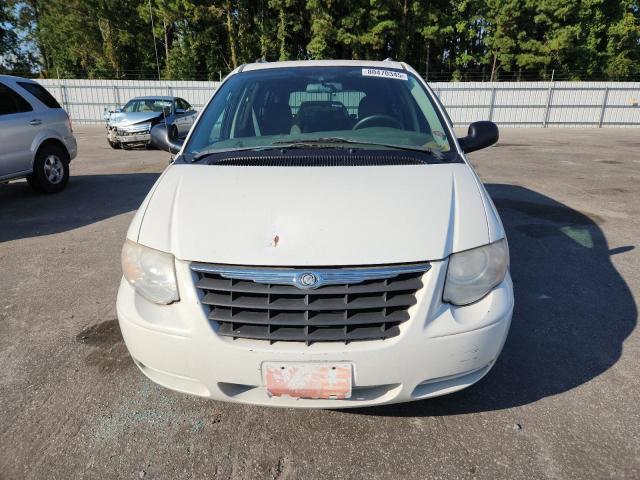 2C4GP54L85R541399 - 2005 CHRYSLER TOWN & COU TOURING WHITE photo 5
