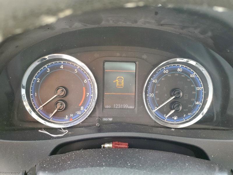 2T1BURHE0JC072941 - 2018 TOYOTA COROLLA L WHITE photo 9