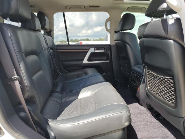 JTMCY7AJ8J4063914 - 2018 TOYOTA LAND CRUIS SILVER photo 11