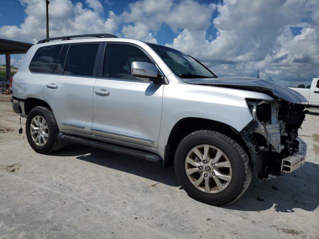 JTMCY7AJ8J4063914 - 2018 TOYOTA LAND CRUIS SILVER photo 4