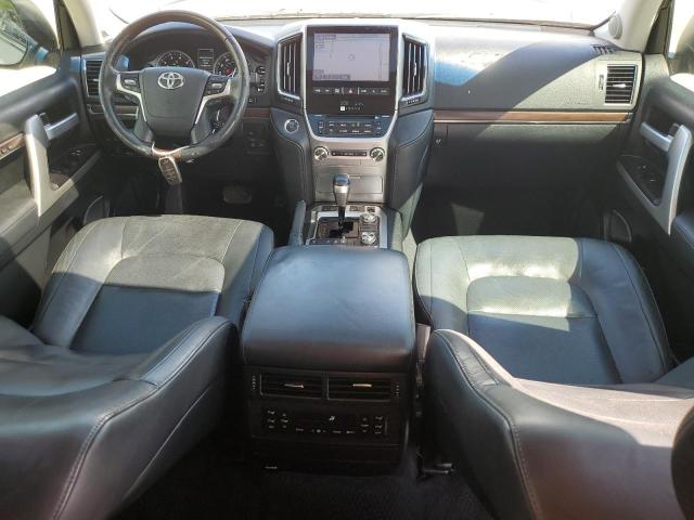 JTMCY7AJ8J4063914 - 2018 TOYOTA LAND CRUIS SILVER photo 8