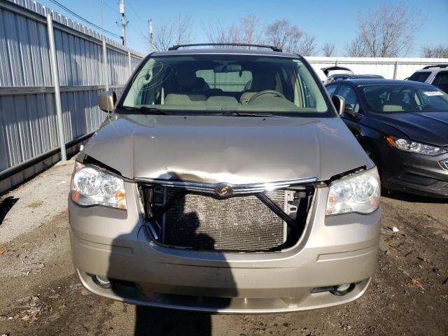 2A8HR54199R613559 - 2009 CHRYSLER TOWN & COU TOURING TAN photo 5