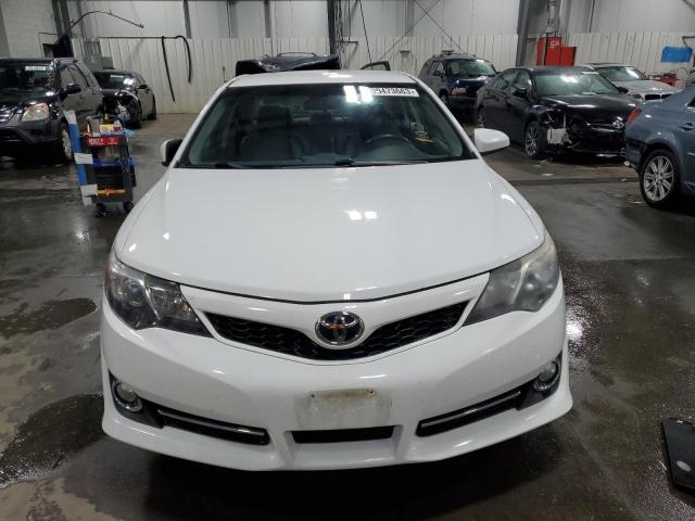 4T1BF1FK8EU461562 - 2014 TOYOTA CAMRY L WHITE photo 5