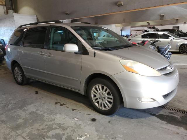 5TDYK4CC7AS301616 - 2010 TOYOTA SIENNA XLE TAN photo 4