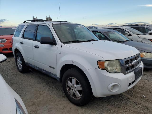 1FMCU93118KC98046 - 2008 FORD ESCAPE XLT WHITE photo 4