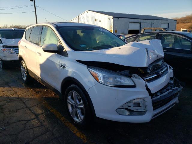 1FMCU0G75GUB67800 - 2016 FORD ESCAPE SE WHITE photo 4