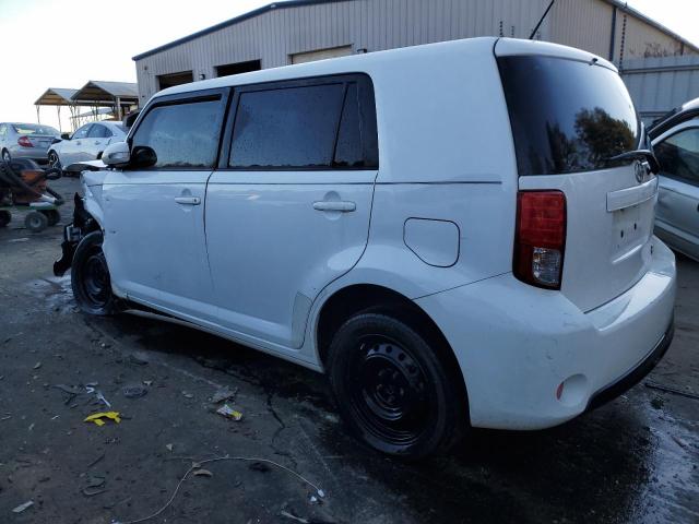 JTLZE4FE5FJ067588 - 2015 TOYOTA SCION XB WHITE photo 2