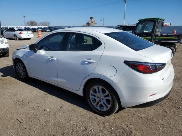 3MYDLBZV8GY113182 - 2016 TOYOTA SCION IA WHITE photo 2