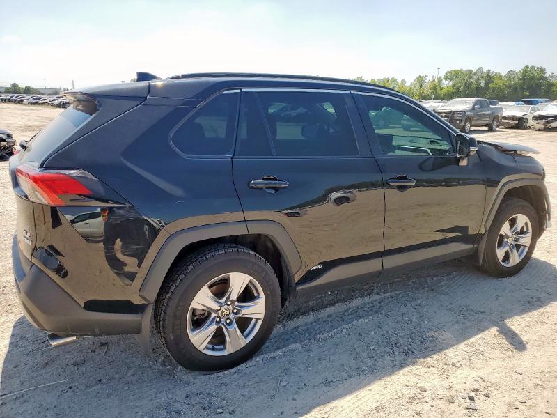 2T3RWRFV1NW134743 - 2022 TOYOTA RAV4 XLE BLACK photo 3