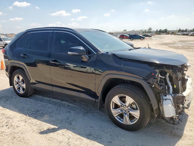 2T3RWRFV1NW134743 - 2022 TOYOTA RAV4 XLE BLACK photo 4