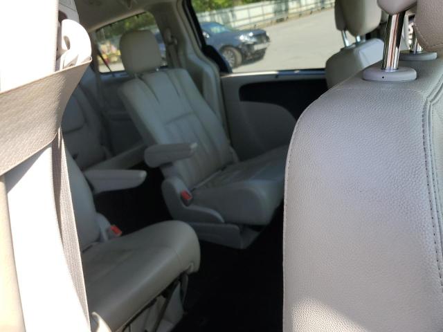 2C4RC1BG0GR128625 - 2016 CHRYSLER TOWN & COU TOURING SILVER photo 11