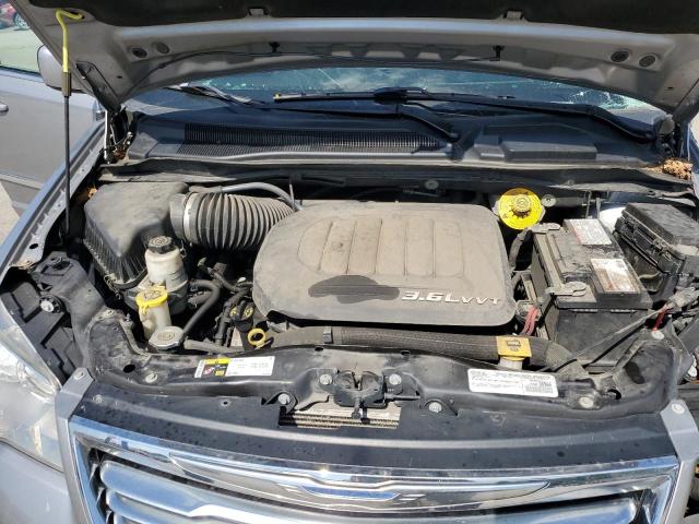 2C4RC1BG0GR128625 - 2016 CHRYSLER TOWN & COU TOURING SILVER photo 12