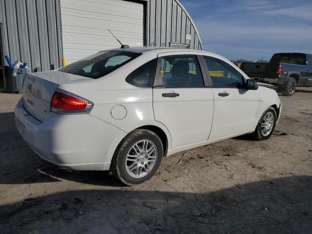 1FAHP3FN7AW258362 - 2010 FORD FOCUS SE WHITE photo 3