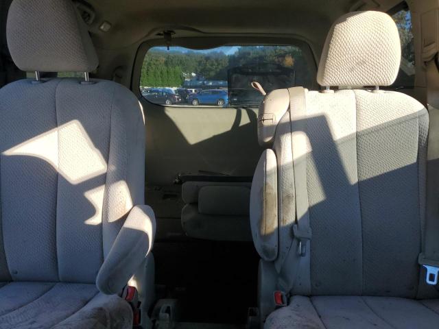 5TDKK3DC0BS046596 - 2011 TOYOTA SIENNA LE RED photo 10