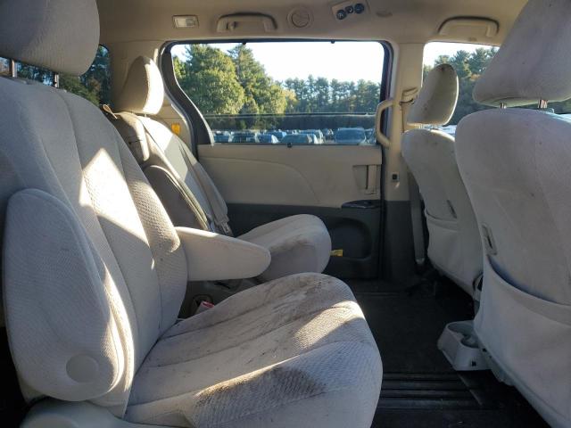 5TDKK3DC0BS046596 - 2011 TOYOTA SIENNA LE RED photo 11