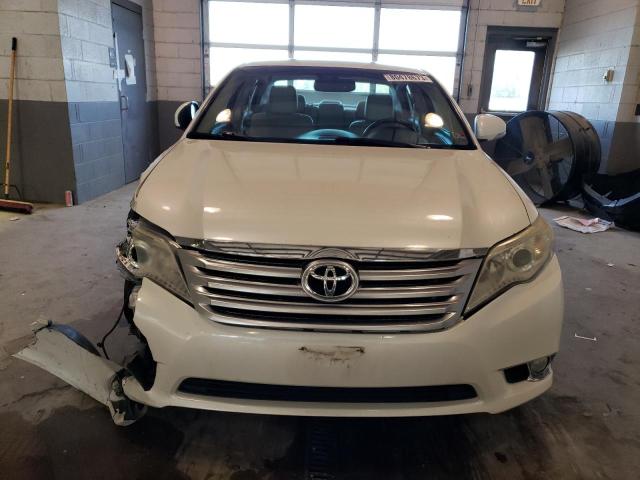 4T1BK3DB8BU391762 - 2011 TOYOTA AVALON BASE თეთრი ფოტო 5