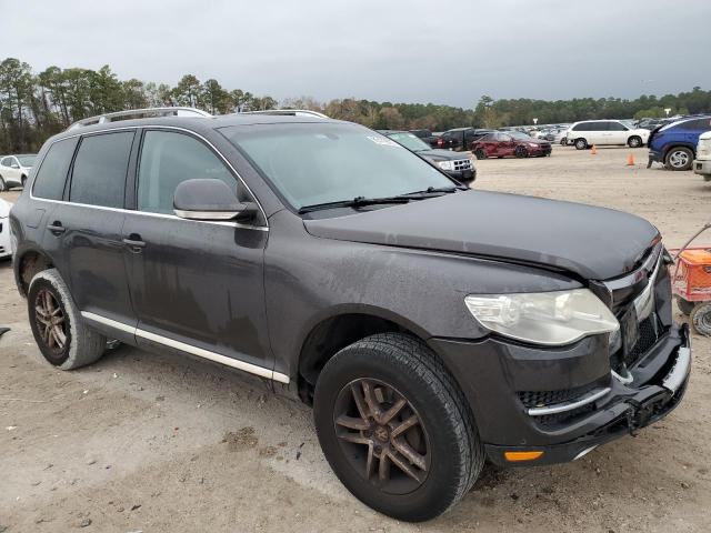 WVGBE77L68D067379 - 2008 VOLKSWAGEN TOUAREG 2 V6 BLACK photo 4