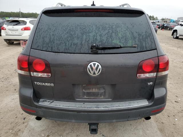 WVGBE77L68D067379 - 2008 VOLKSWAGEN TOUAREG 2 V6 BLACK photo 6