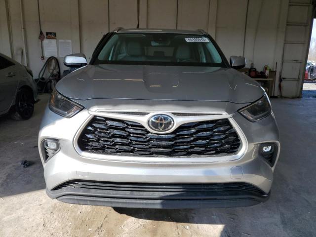 5TDGZRBH7MS529847 - 2021 TOYOTA HIGHLANDER XLE SILVER photo 5
