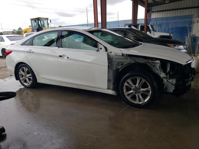 5NPEC4AC7DH526213 - 2013 HYUNDAI SONATA SE WHITE photo 4