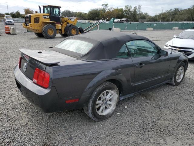 1ZVFT84N375202945 - 2007 FORD MUSTANG GRAY photo 3