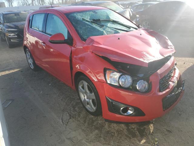 1G1JE6SB8F4151413 - 2015 CHEVROLET SONIC LTZ RED photo 4