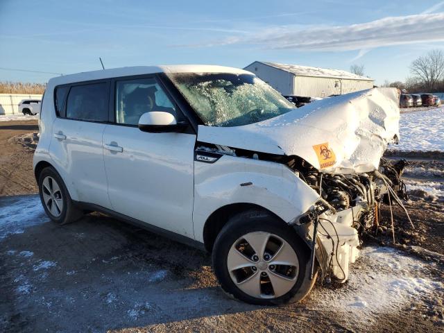 KNDJN2A28G7248032 - 2016 KIA SOUL WHITE photo 4